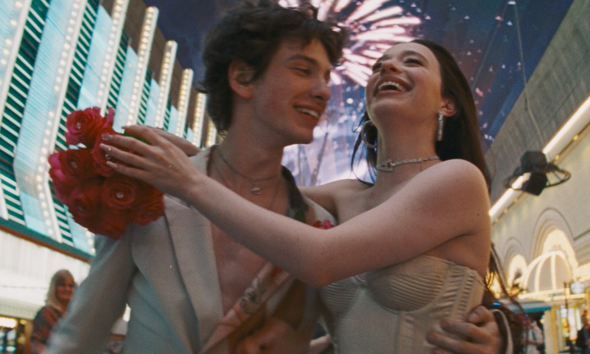 Ivan and Ani walk through a Vegas hotel together in Anora.
