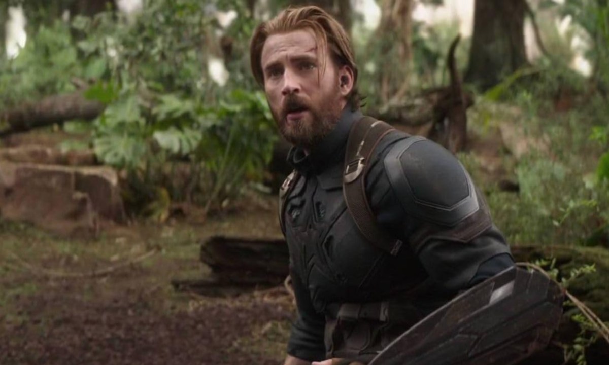 Chris Evans holds a shield in Avengers: Infinity War.