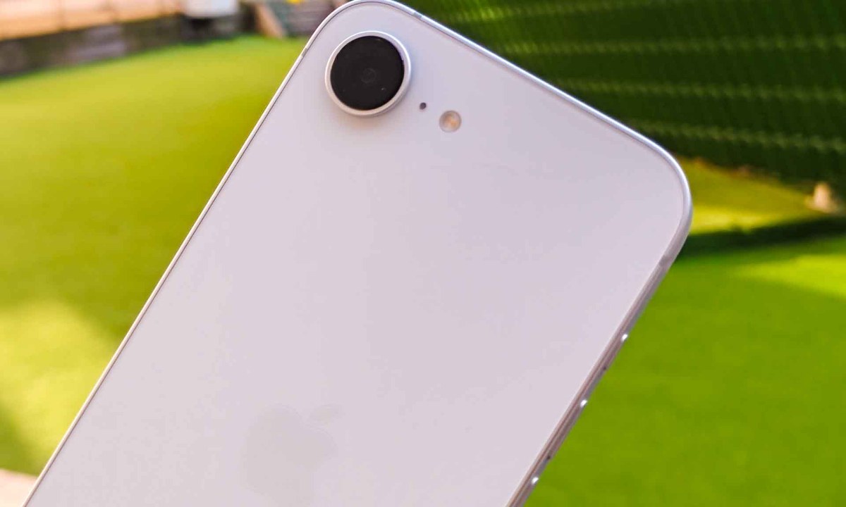 The camera on the iPhone 16e