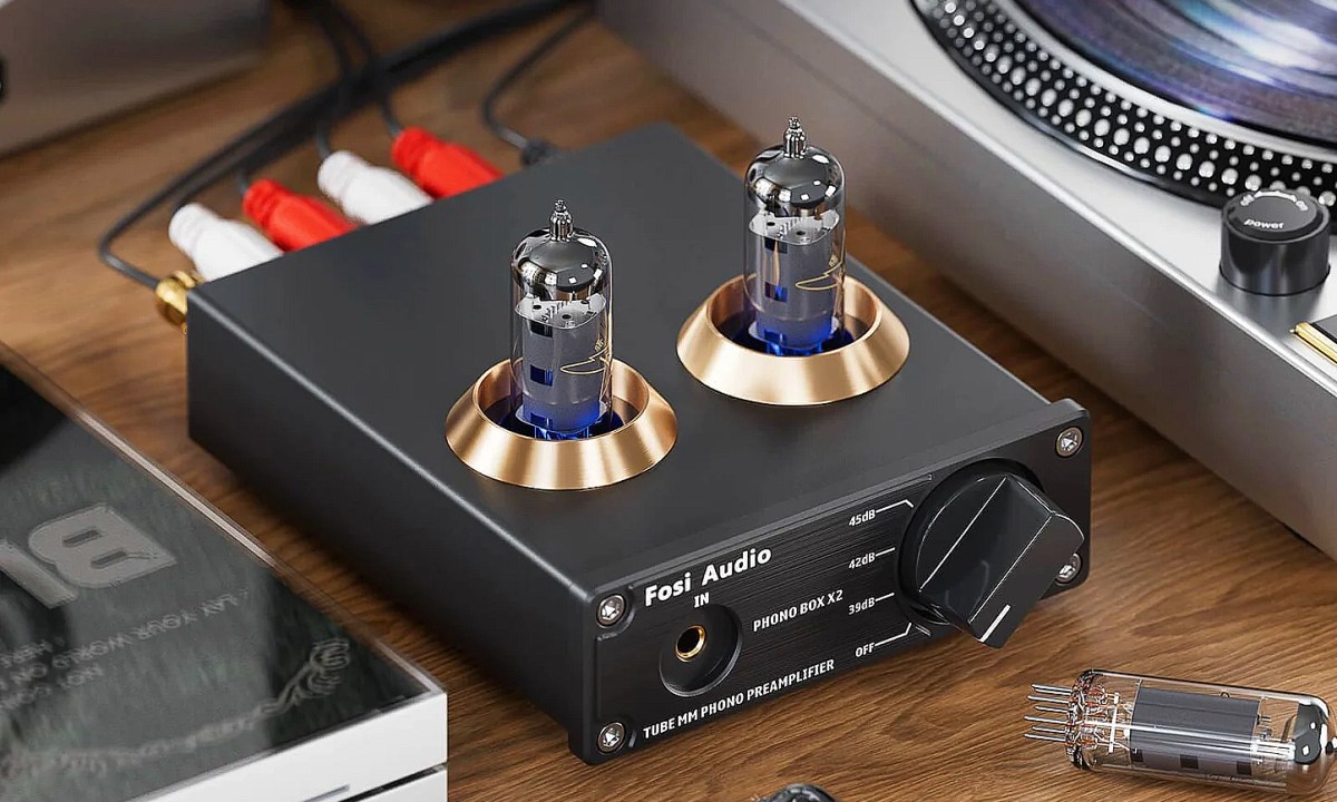 The Fosi Audio Box X2 phono preamp with a turntable.