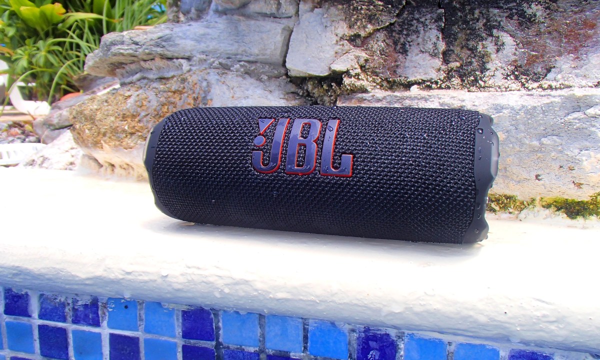 The JBL Flip 7 by the pool.